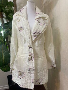 Design Today’s NWT White Crinkled Nylon Embroidered Art to Wear Coat M